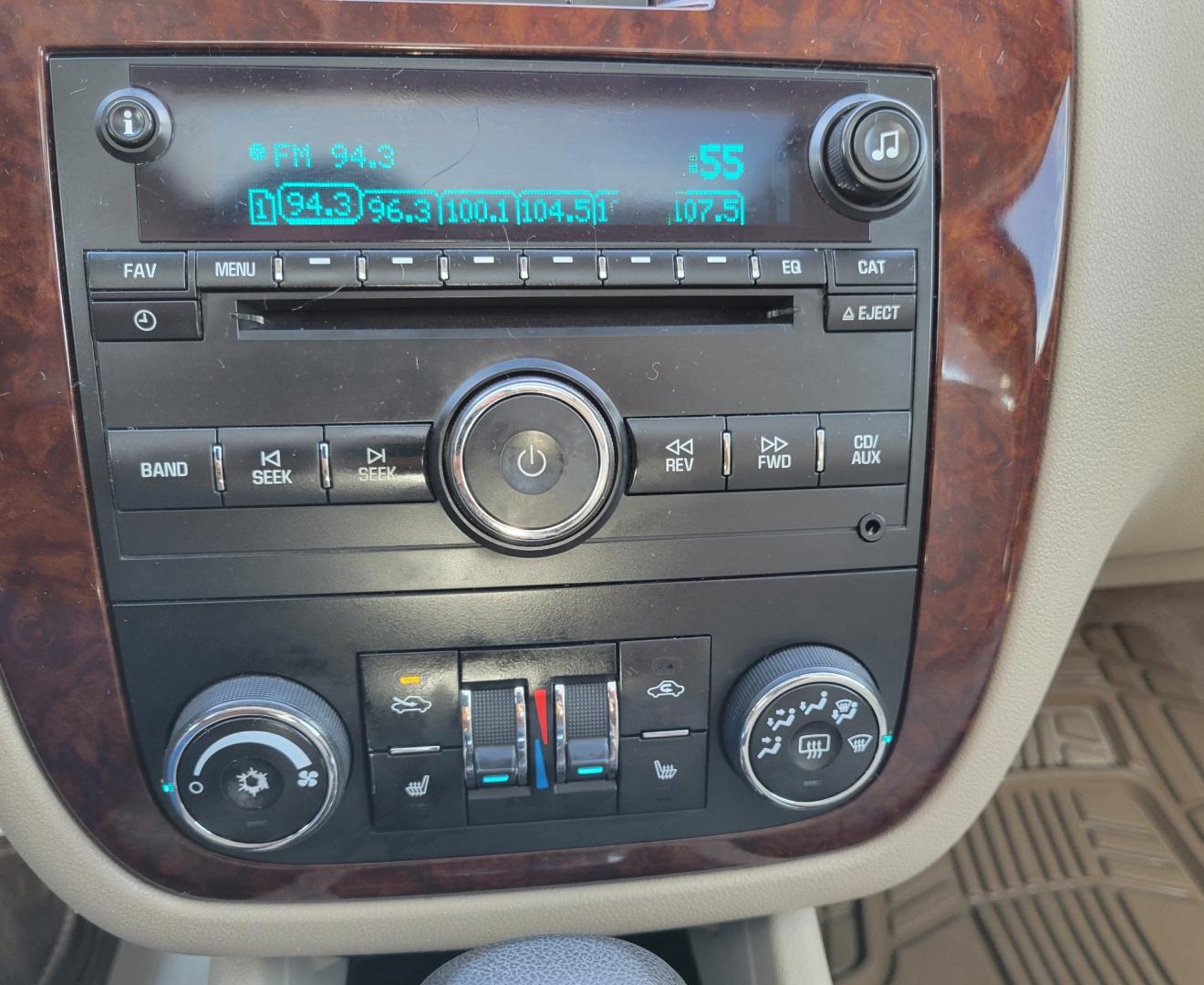 2010 White /Tan Chevrolet Impala LTZ (2G1WC5EM1A1) with an 3.9L engine, Automatic transmission, located at 450 N Russell, Missoula, MT, 59801, (406) 543-6600, 46.874496, -114.017433 - Really nice Sedan in Excellent Condition. Power Sunroof. Power Heated Seats. Air. Cruise. Tilt. Bose Sound AM FM XM CD. Power Windows and Locks. - Photo#12